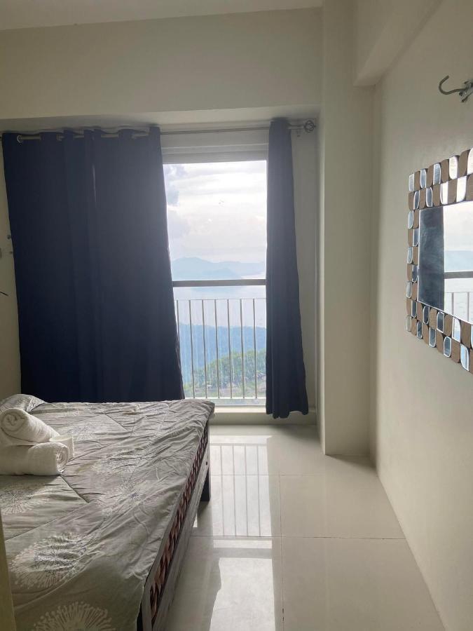Taal Lake View Wind Residences By Smco タガイタイ エクステリア 写真