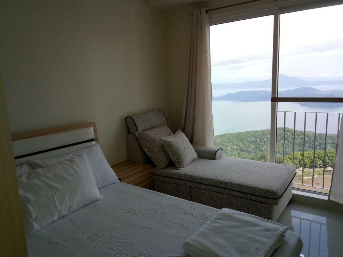 Taal Lake View Wind Residences By Smco タガイタイ エクステリア 写真