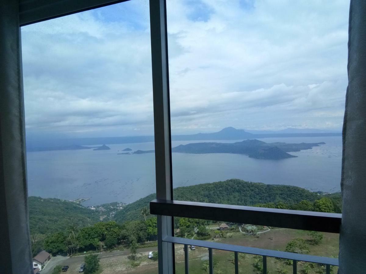 Taal Lake View Wind Residences By Smco タガイタイ エクステリア 写真