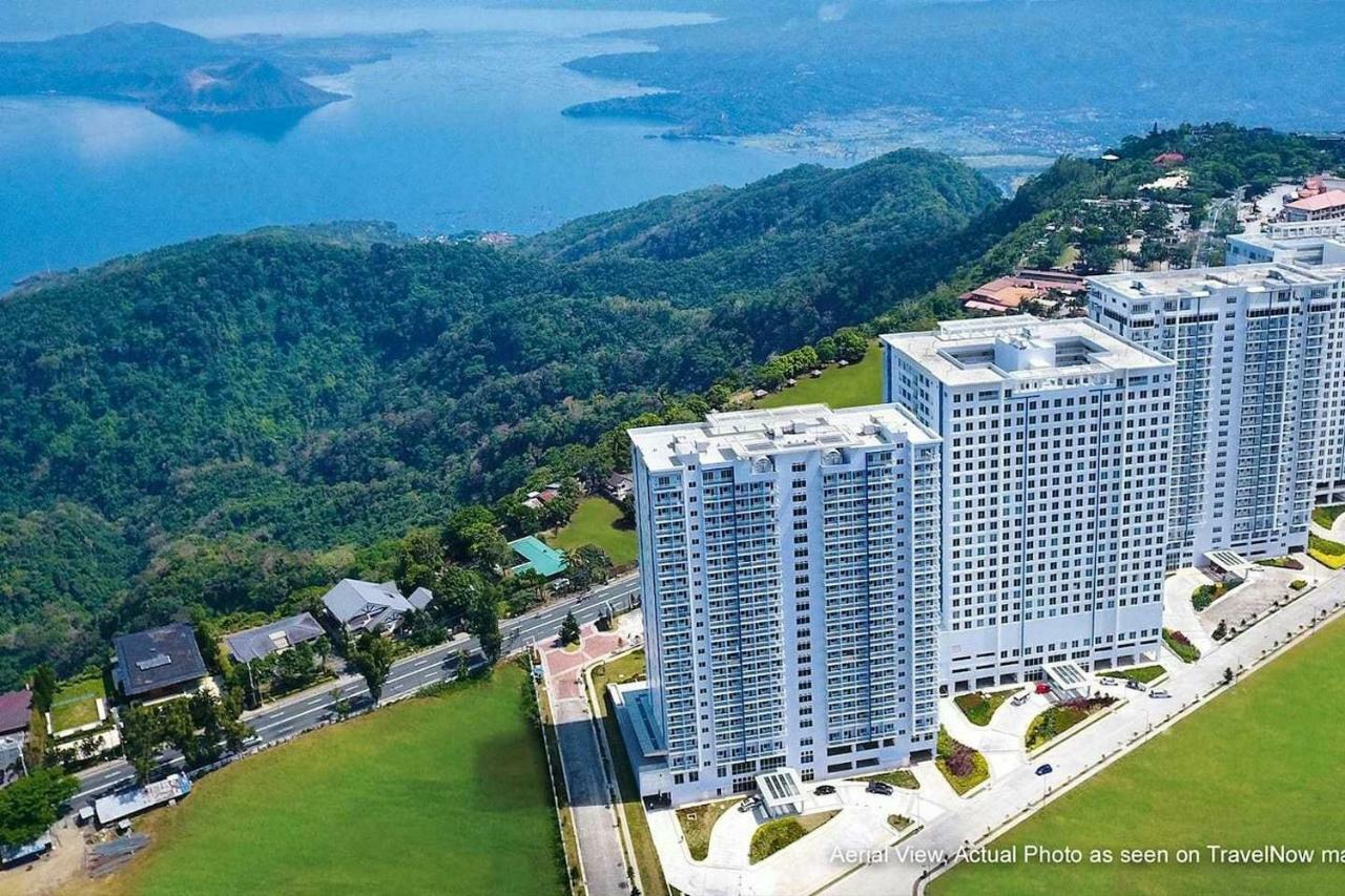 Taal Lake View Wind Residences By Smco タガイタイ エクステリア 写真