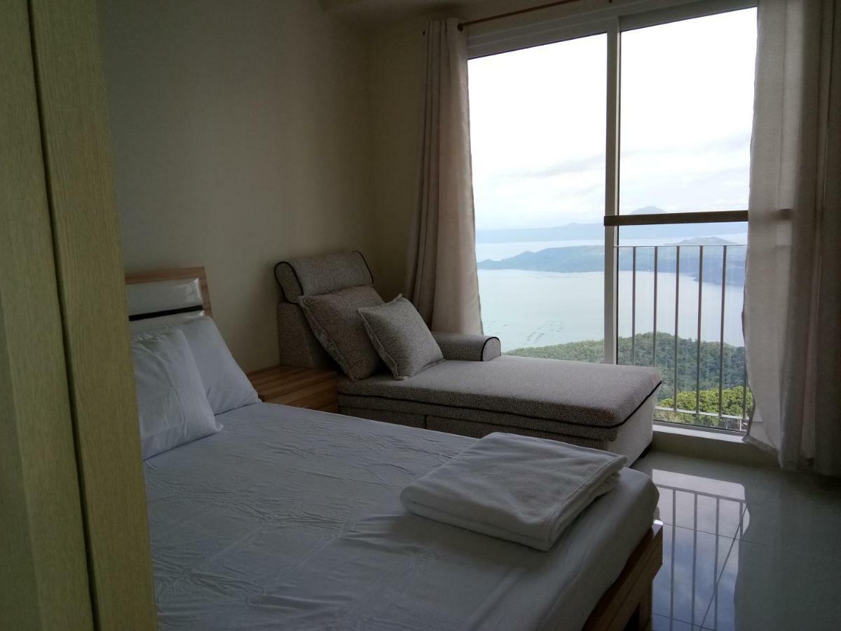 Taal Lake View Wind Residences By Smco タガイタイ エクステリア 写真